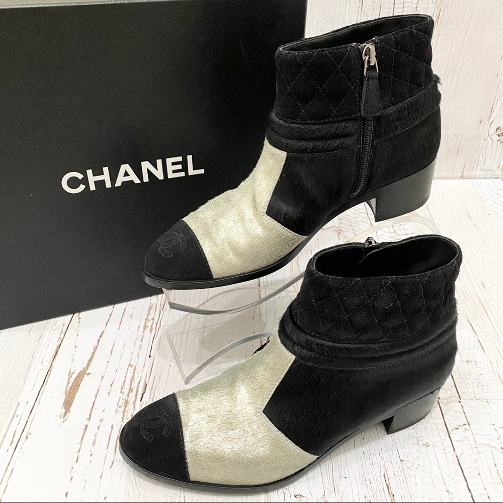 Authentic CHANEL Black/Silver Calf Hair Ankle Boots Booties 38.5